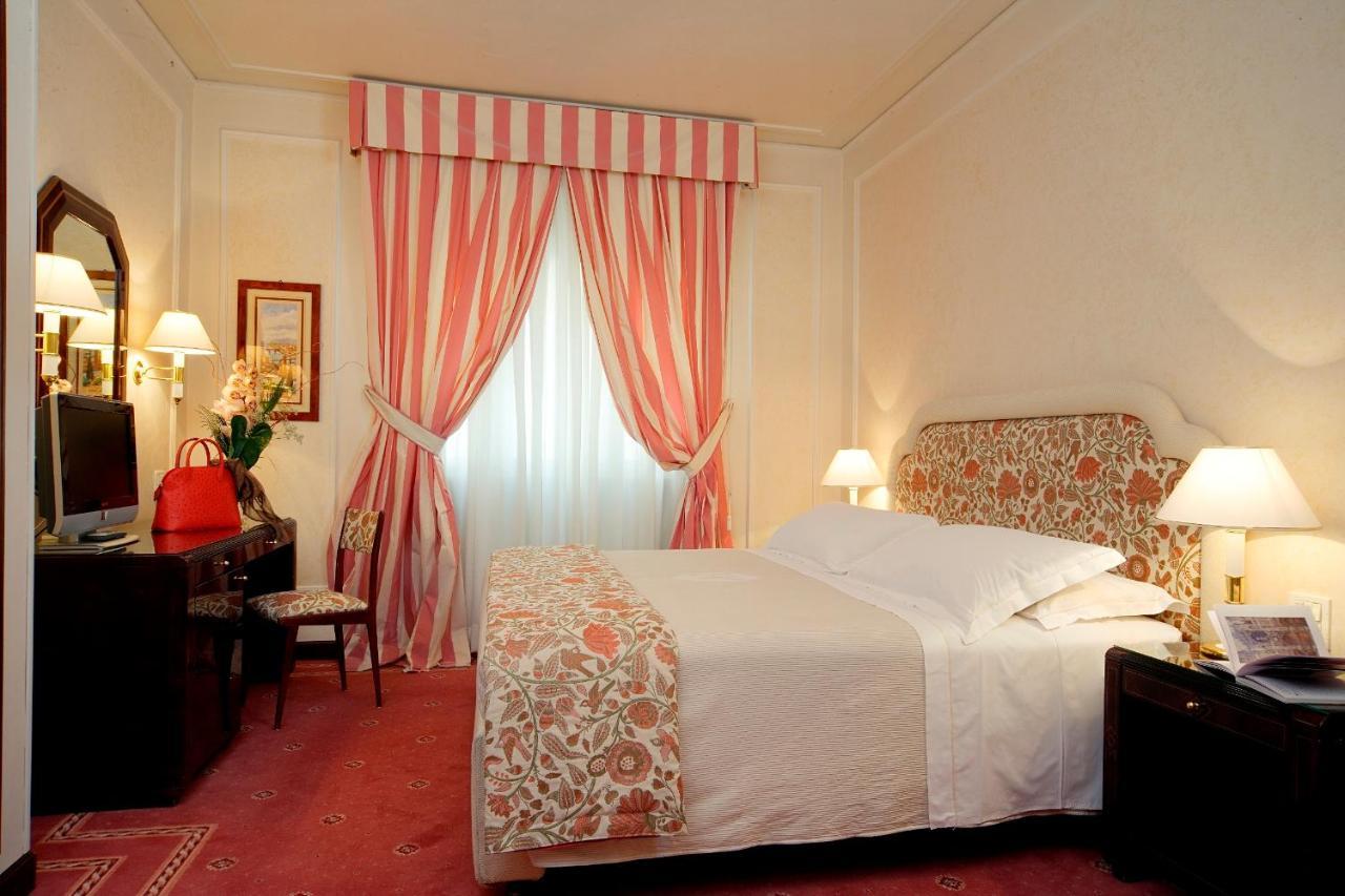 Hotel De La Ville Florence Bilik gambar